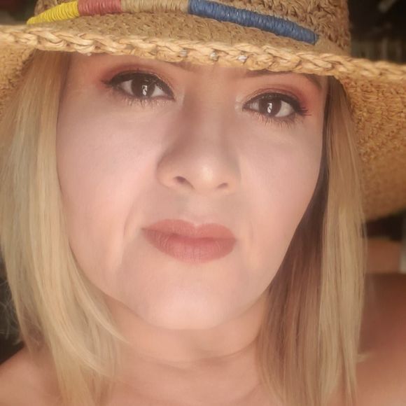 Meet your Posher, Magda - Picture 1 of 1